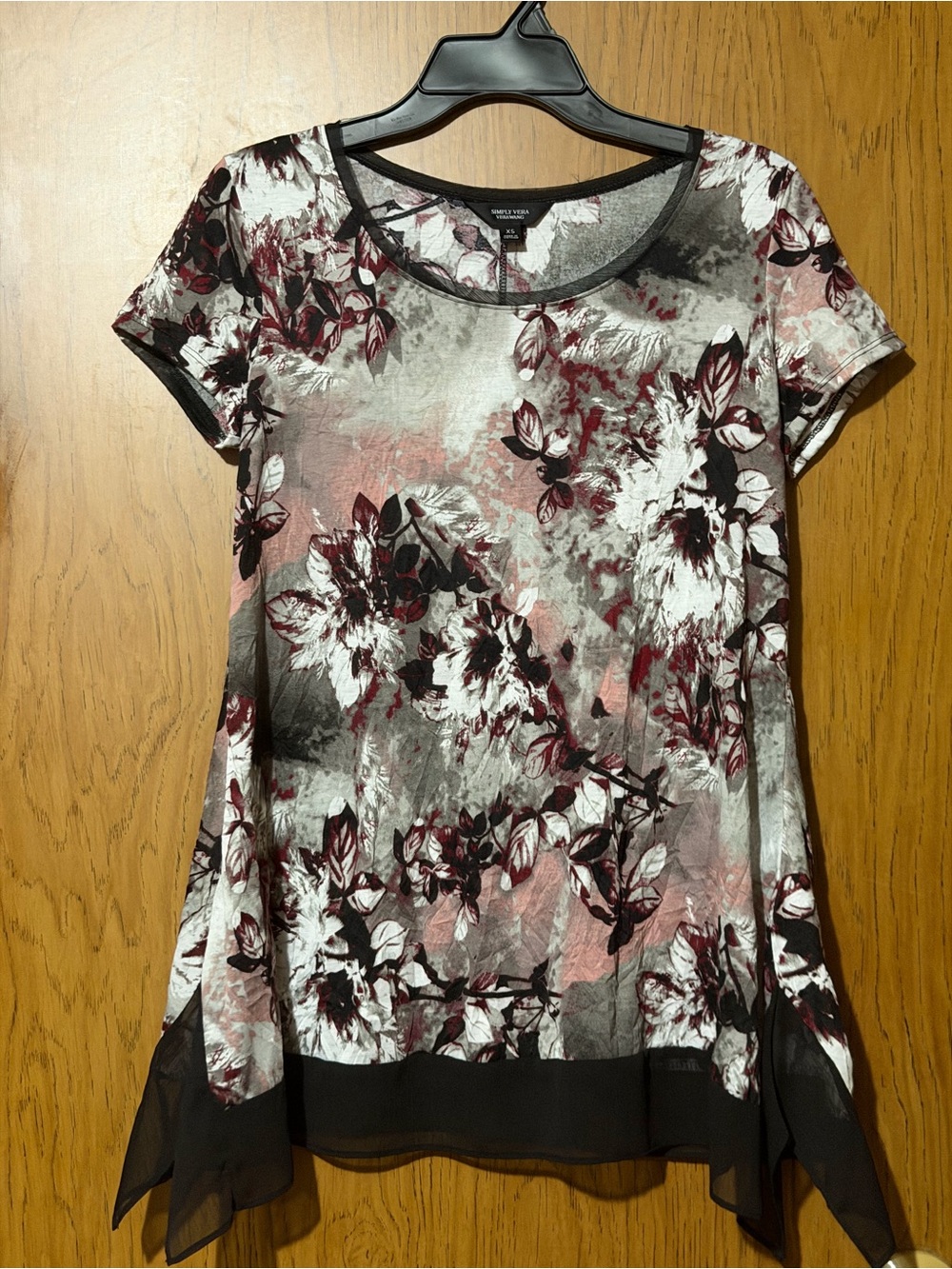 Simply Vera Vera Wang Floral Short-Sleeve Tunic in Black, Pink, Gray